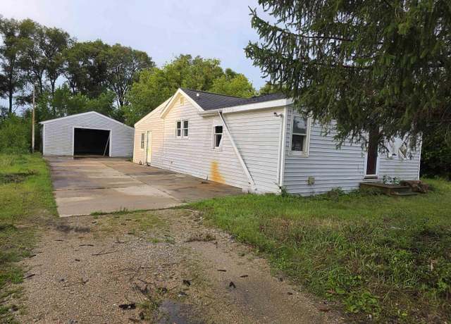 Property at 1113 Lindale St, Cedar Falls, IA 50613, 2 beds, 1 bath