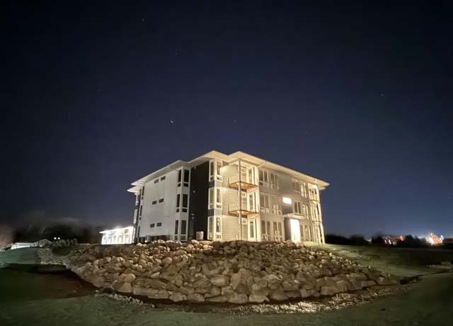 Property at 4025 Cedar Heights Dr #2, Cedar Falls, IA 50613, 2 beds, 2 baths