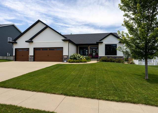Property at 5321 Red Oak Ln, Cedar Falls, IA 50613, 5 beds, 3.5 baths