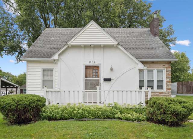 Property at 804 12th St, Grundy Center, IA 50638, 3 beds, 1 bath