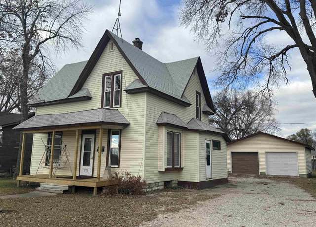 Property at 115 13th Ave Ave, Charles City, IA 50616, 4 beds, 1 bath