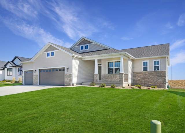 Property at 128 Goldcrest Ct, Waterloo, IA 50701, 4 beds, 3 baths