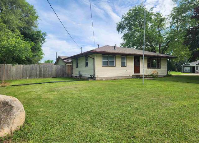 Property at 541 Albany St, Waterloo, IA 50703, 2 beds, 1 bath