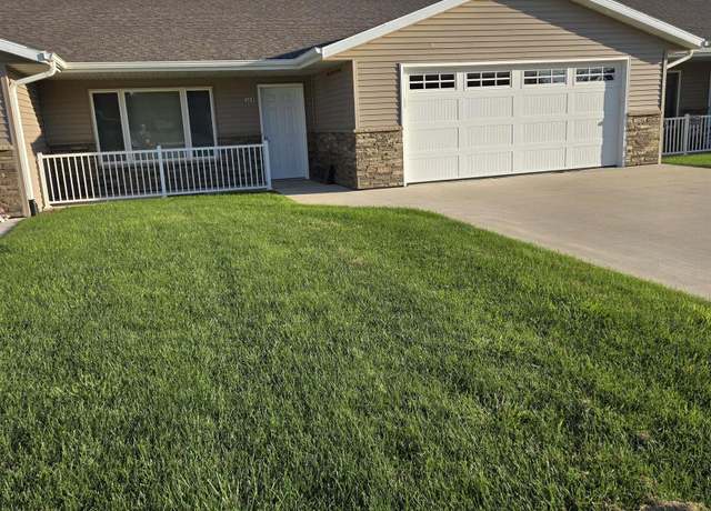 Property at 309 4th Ave SW, Cresco, IA 52136, 2 beds, 2 baths