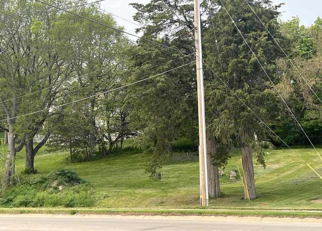 Property at 1207 E Bremer Ave, Waverly, IA 50677