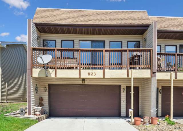 Property at 823 Sonya Dr, Waterloo, IA 50702, 2 beds, 1.5 baths