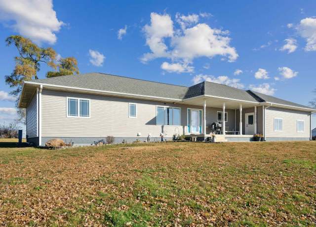 Property at 1882 Central Ave, Jesup, IA 50648, 4 beds, 3.5 baths