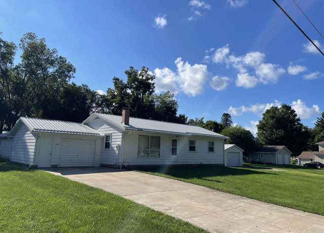 Property at 210 Union St, Fayette, IA 52142, 3 beds, 1 bath