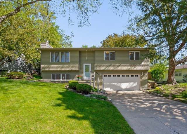 Property at 1807 Linden Ave, Cedar Falls, IA 50613, 3 beds, 2 baths