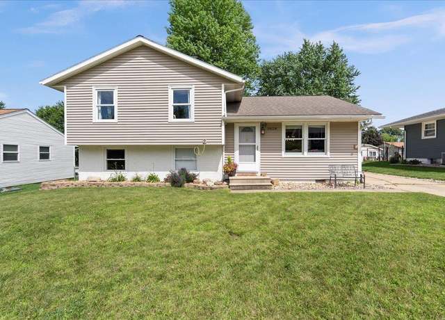 Property at 3828 Spruce Hills Dr, Cedar Falls, IA 50613, 3 beds, 1.5 baths