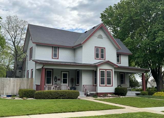 Property at 407 Spriggs St, Charles City, IA 50616, 4 beds, 1.5 baths