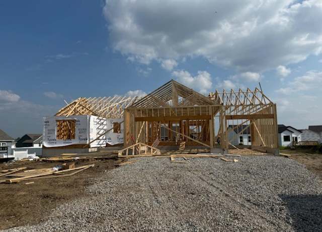 Property at 125 Sunbird Ct, Waterloo, IA 50701, 3 beds, 2 baths