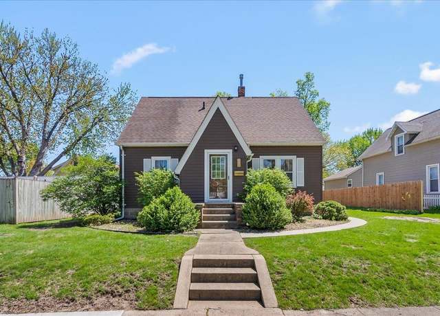 Property at 310 Olive St, Cedar Falls, IA 50613, 4 beds, 2.5 baths