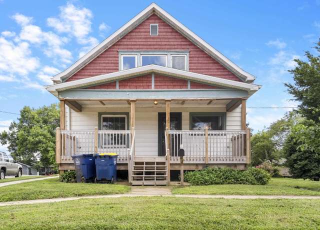Property at 612 E 8th St, Vinton, IA 52349, 2 beds, 1 bath
