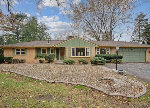 Property at 300 Russell Rd, Waterloo, IA 50701, 3 beds, 1.5 baths