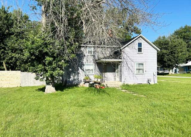 Property at 617 Jefferson St, Floyd, IA 50435, 2 beds, 1.5 baths