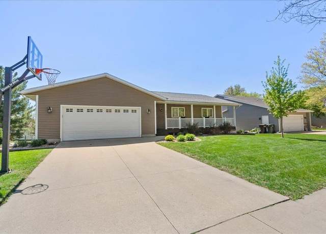 Property at 2614 Ryan Dr, Cedar Falls, IA 50613, 3 beds, 3 baths