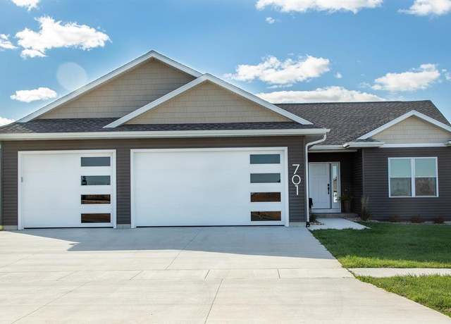 Property at 701 Mulberry St, Janesville, IA 50647, 5 beds, 3 baths