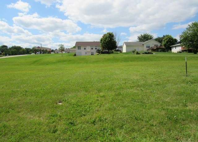 Property at 100 5th Ave Ct Ct, Coggon, IA 52218