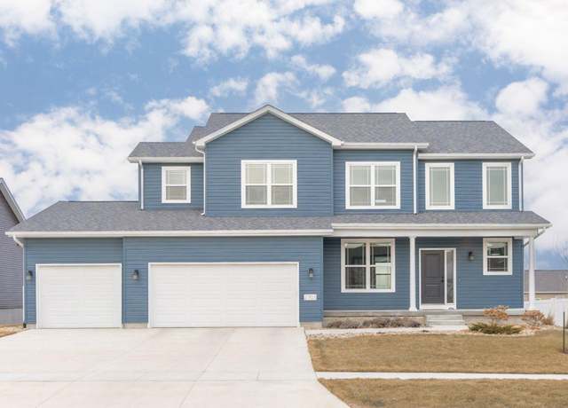 Property at 2703 Maple Grove Dr, Cedar Falls, IA 50613, 5 beds, 3.5 baths