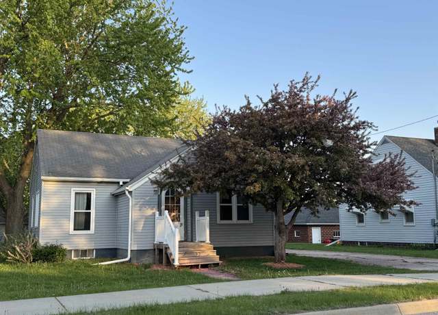 Property at 403 6th St, Parkersburg, IA 50665, 2 beds, 1 bath