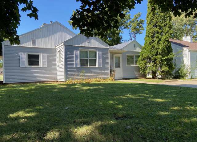 Property at 122 E 21st St, Cedar Falls, IA 50613
