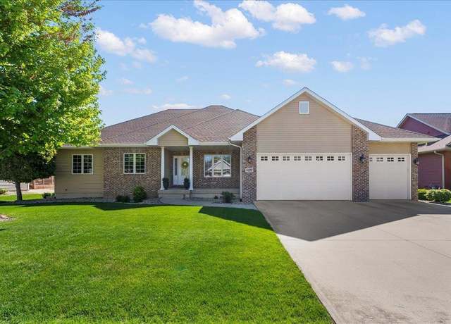 Property at 4222 Carlton Dr, Cedar Falls, IA 50613, 4 beds, 3.5 baths