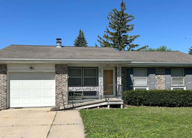 Property at 1107 Hildreth St, Charles City, IA 50616, 3 beds, 3 baths