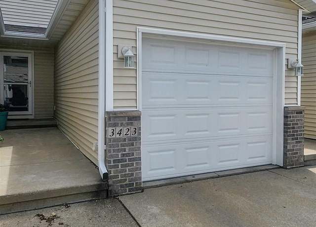 Property at 3423 Huntley Ln, Waterloo, IA 50702, 2 beds, 3.5 baths