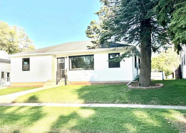 Property at 106 Sycamore St, Laporte City, IA 50651, 3 beds, 2 baths