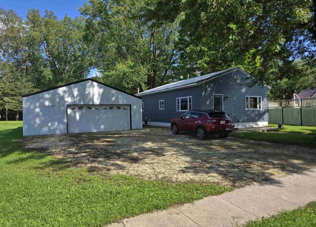 Property at 205 SW 8th Ave, Oelwein, IA 50662, 2 beds, 1.5 baths