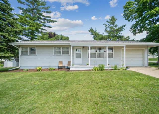 Property at 715 6th St St NE, Oelwein, IA 50662, 3 beds, 1.5 baths