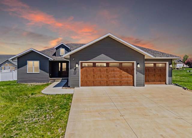 Property at 707 Collins Rd, Fairbank, IA 50629, 5 beds, 2 baths