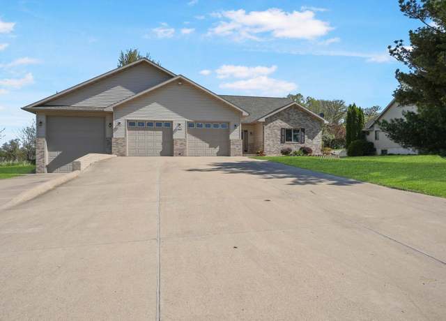 Property at 202 6th St, Traer, IA 50675, 3 beds, 3 baths