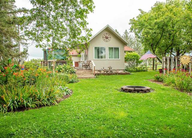 Property at 2448 Atlas Ave, Shell Rock, IA 50670, 3 beds, 2 baths