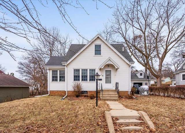 Property at 1709 Olive St, Cedar Falls, IA 50613, 2 beds, 1.5 baths