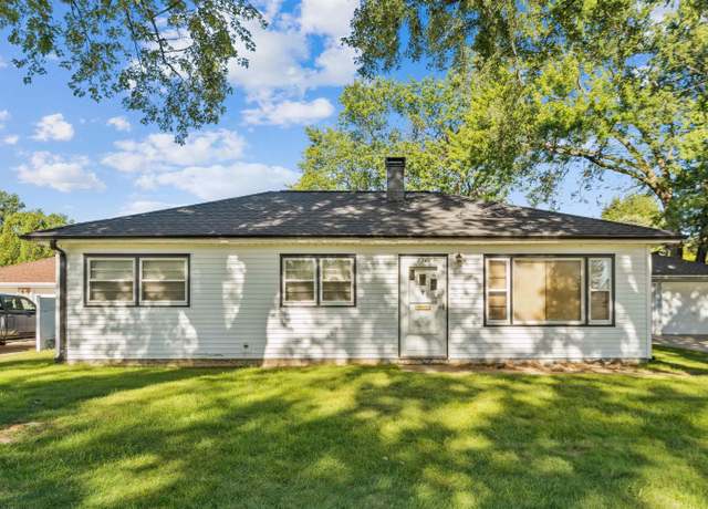 Property at 1346 South Hill Dr, Waterloo, IA 50701, 3 beds, 1 bath