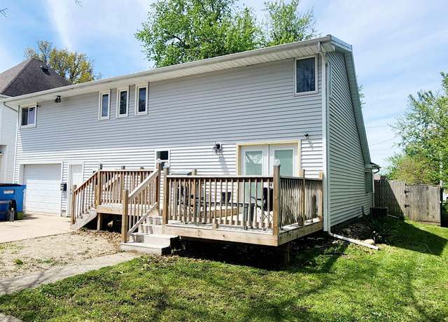 Property at 102 Levering St, Traer, IA 50675, 3 beds, 1.5 baths
