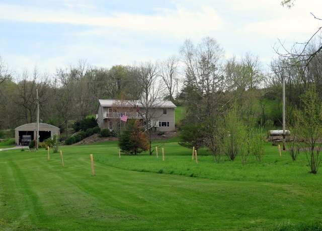 Property at 1187 Ferris Mills Rd, Decorah, IA 52101, 3 beds, 2 baths