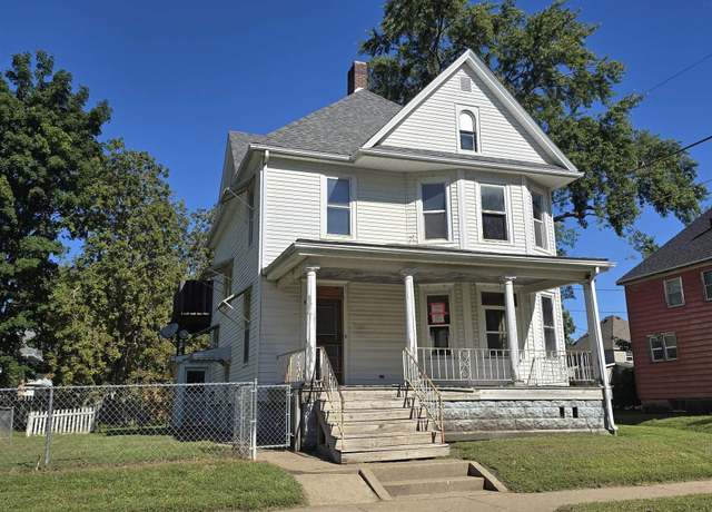 Property at 1018 W 2nd St, Waterloo, IA 50701, 3 beds, 1.5 baths