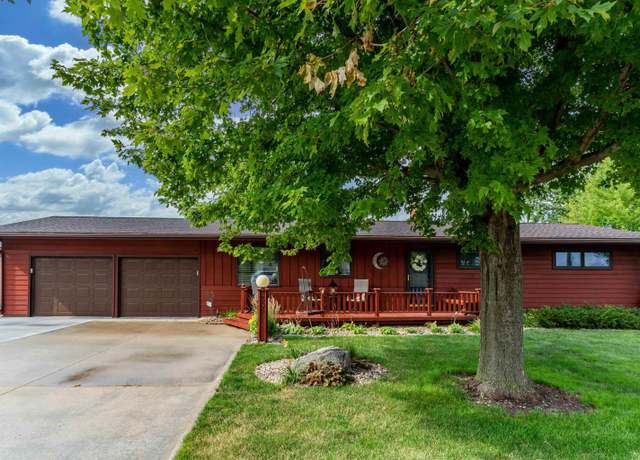 Property at 309 E H Ave, Grundy Center, IA 50638, 3 beds, 2 baths