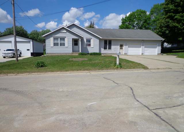 Property at 815 NE 8th Ave, Independence, IA 50644, 4 beds, 2 baths