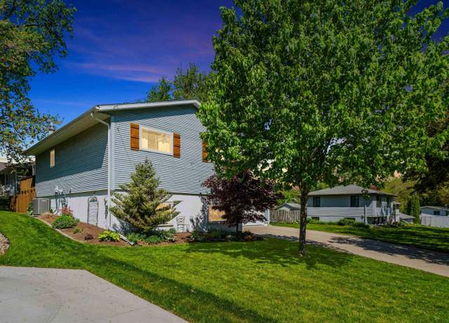 Property at 216 Letsch Rd, Waterloo, IA 50701, 4 beds, 2 baths