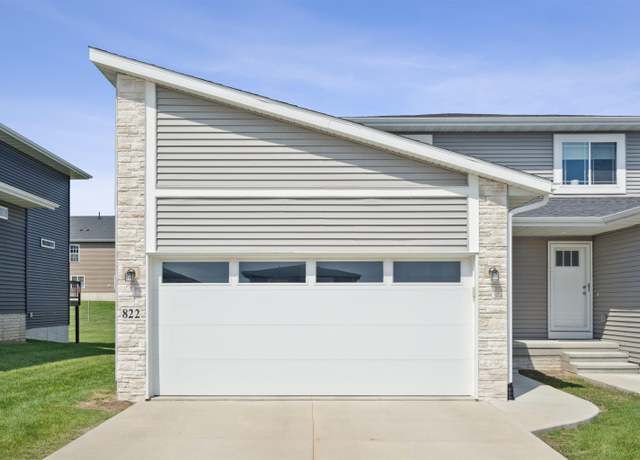 Property at 822 Grindstone Cir, Waterloo, IA 50702, 2 beds, 2.5 baths