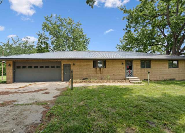 Property at 2556 Logan Ave, Waterloo, IA 50703, 3 beds, 3 baths