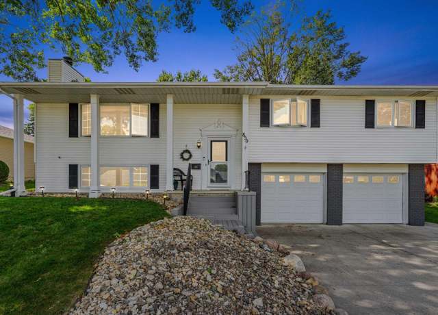 Property at 850 Nancy Rd, Waterloo, IA 50701, 4 beds, 2 baths