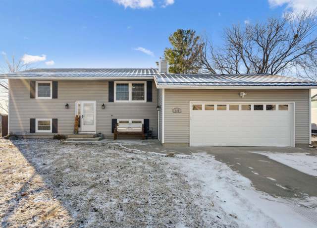 Property at 125 Haines Ave, Waterloo, IA 50701, 4 beds, 2 baths