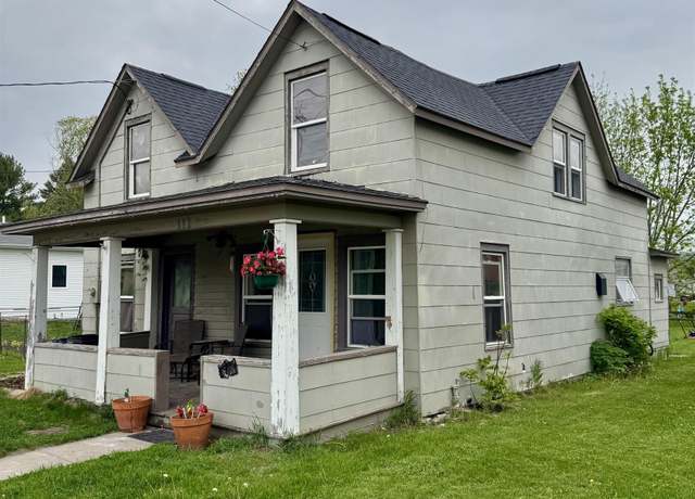 Property at 112 Monroe St, Decorah, IA 52101, 2 beds, 1.5 baths