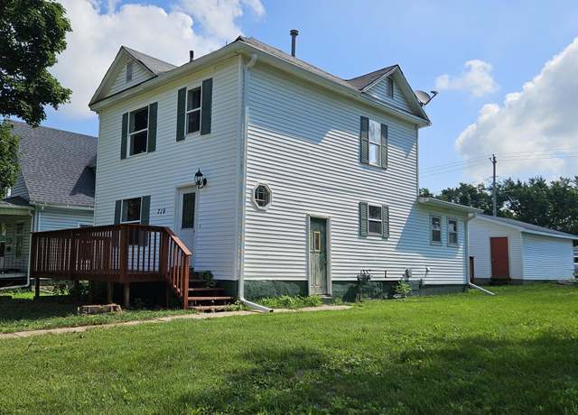Property at 719 S Frederick Ave. Ave, Oelwein, IA 50662, 3 beds, 2 baths