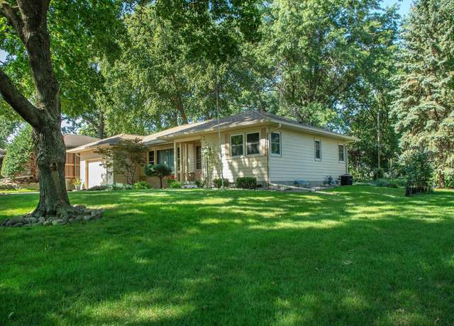 Property at 456 Loma St, Waterloo, IA 50701, 3 beds, 1 bath